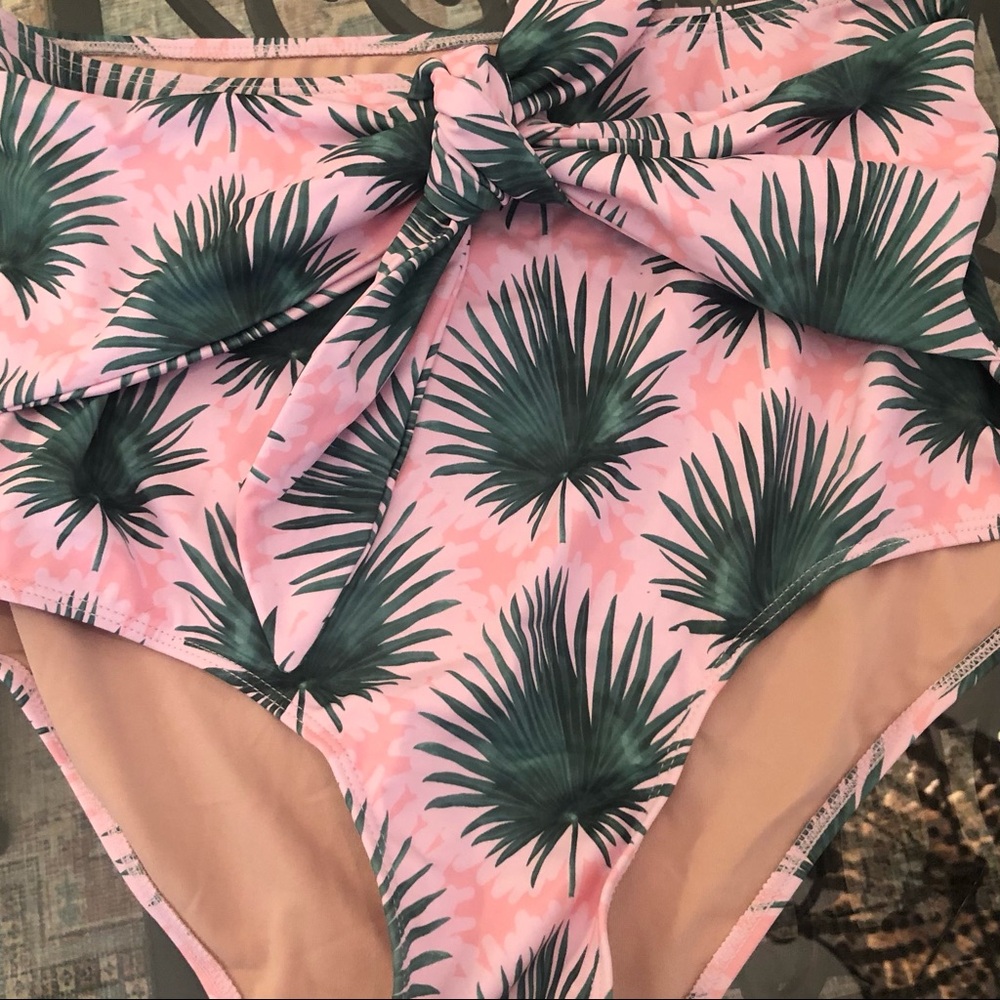 Kortni Jeane Swim Bottoms Sz M Pink Palms Coastal